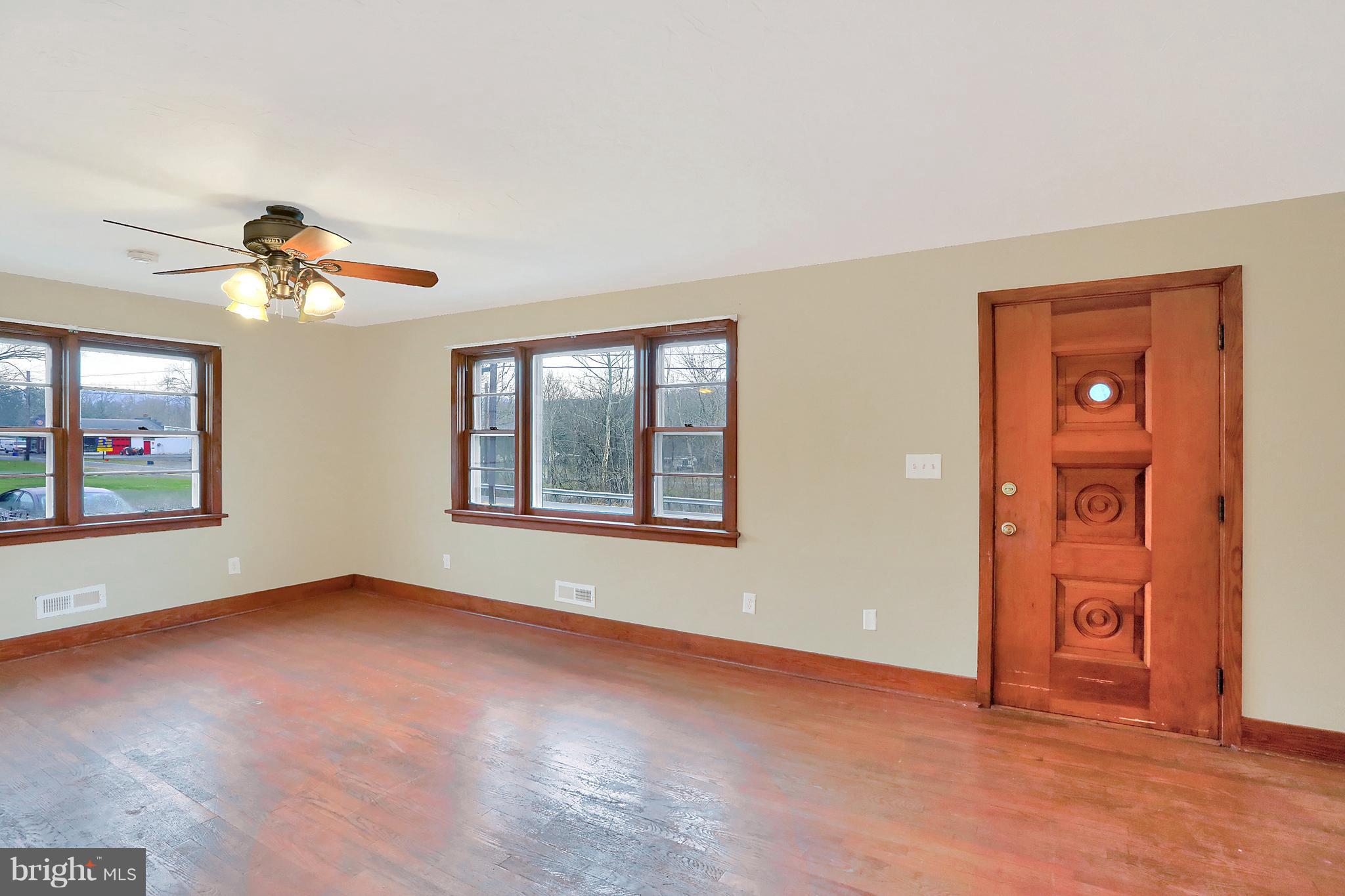 5565 Spring Road Shermans Dale, PA 17090 - Photo 7 of 30 Gallery Image 7