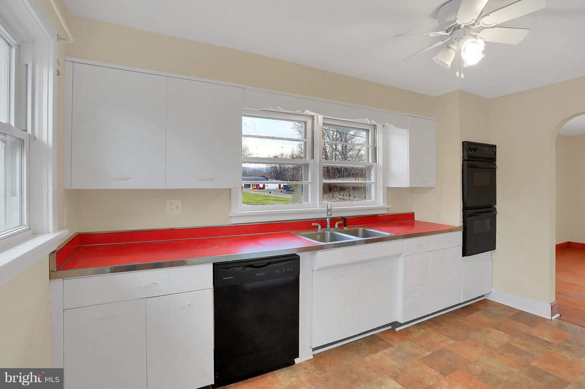 5565 Spring Road Shermans Dale, PA 17090 - Photo 8 of 30 Gallery Image 8