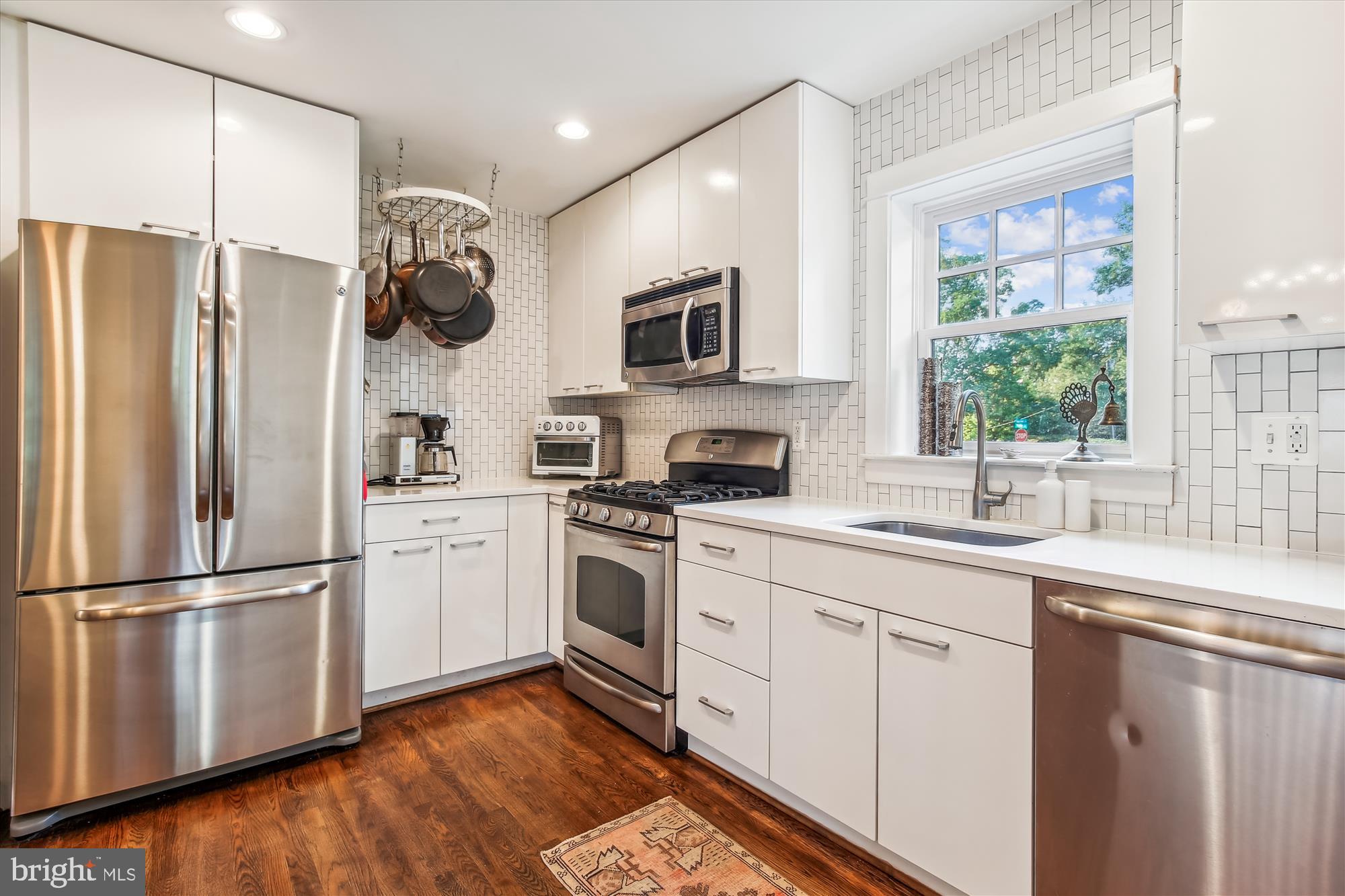 2433 Ridge Rd Drive Alexandria, VA 22302 - Photo 11 of 59 Kitchen