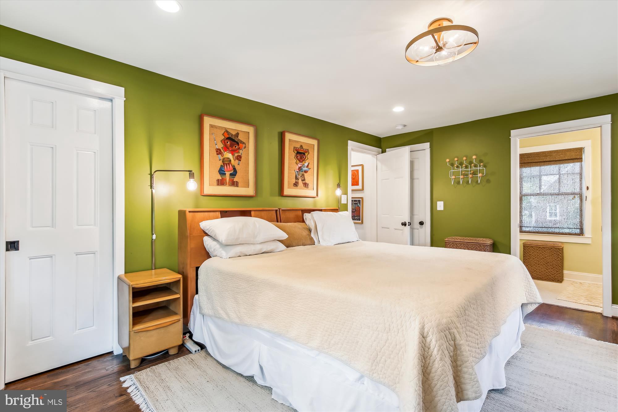 2433 Ridge Rd Drive Alexandria, VA 22302 - Photo 24 of 59 Primary Bedroom, fits a king size bed