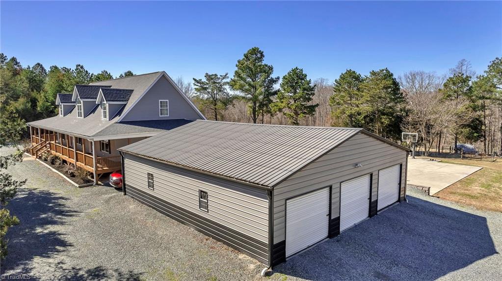 6410 Alamance County Line Road Liberty, NC 27298 - Photo 4 of 38 Gallery Image 4