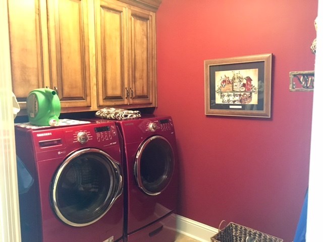 112 Pate Road Macon, GA 31210 - Photo 2 of 24 a utility room with dryer and washer