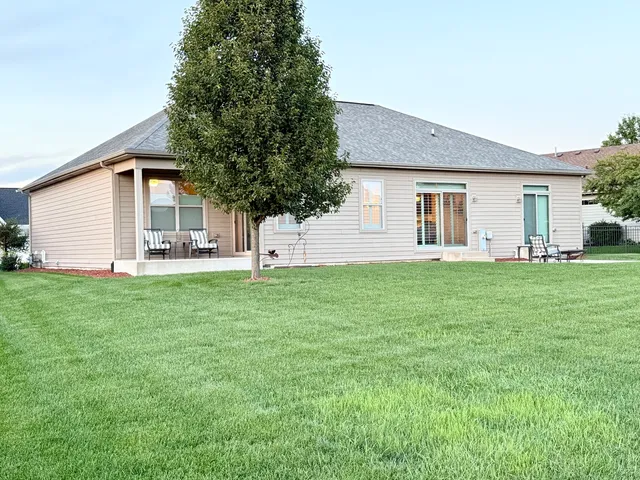 $560,000 | 21053 Benjamin Drive, Shorewood, IL 60404