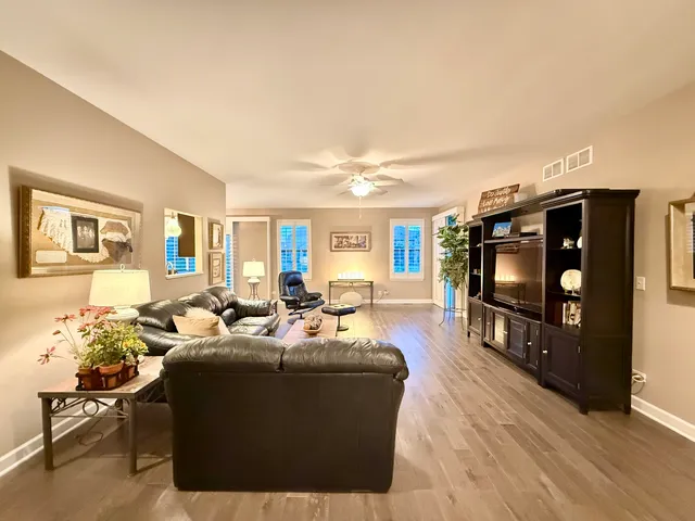 $560,000 | 21053 Benjamin Drive, Shorewood, IL 60404