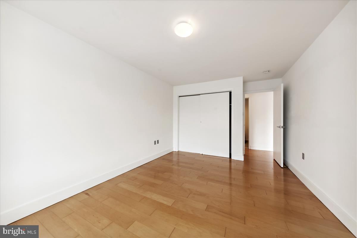 2501 Calvert Street Northwest, Unit 804 Washington, DC 20008 - Photo 20 of 45 Bedroom 1