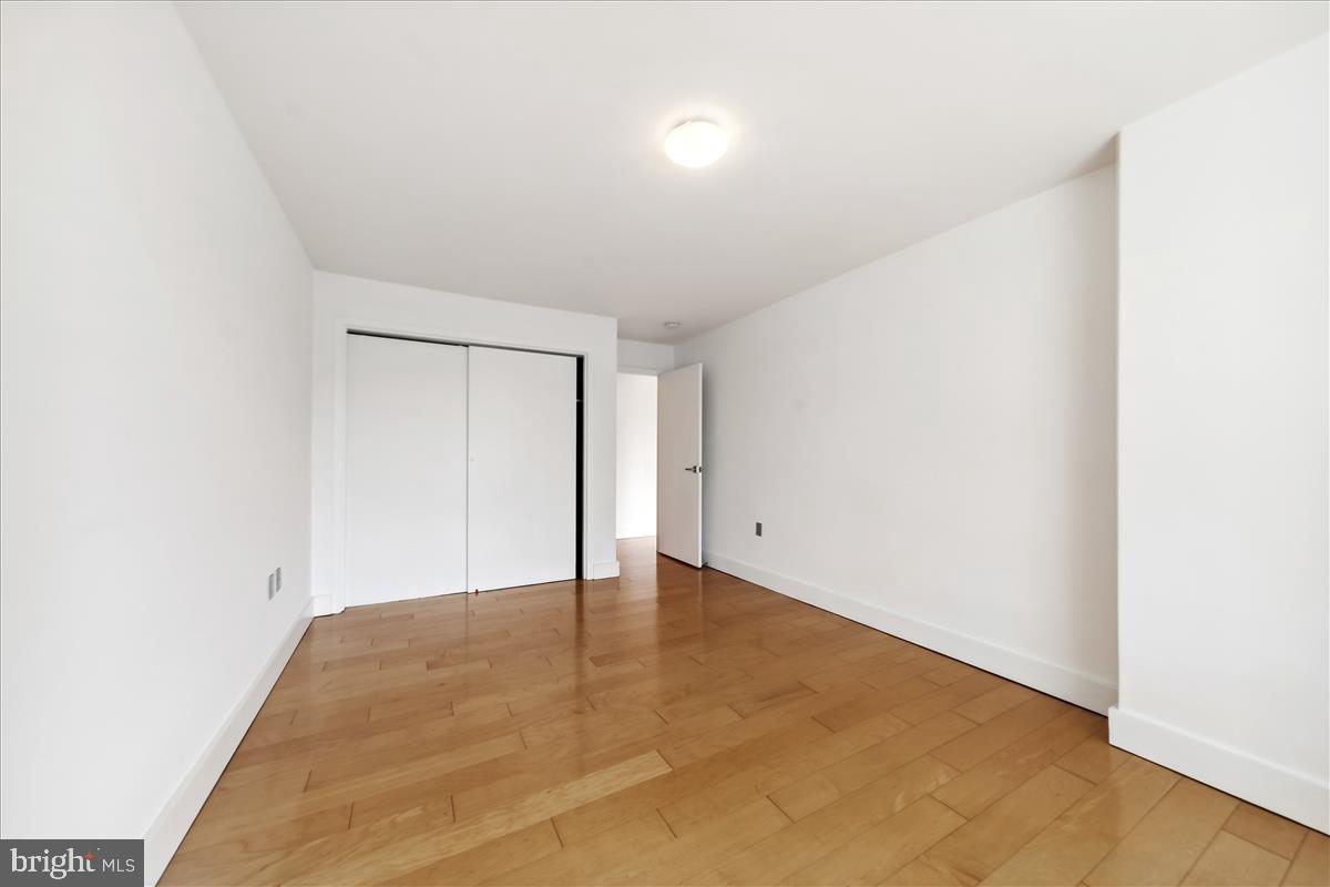 2501 Calvert Street Northwest, Unit 804 Washington, DC 20008 - Photo 21 of 45 Bedroom 1