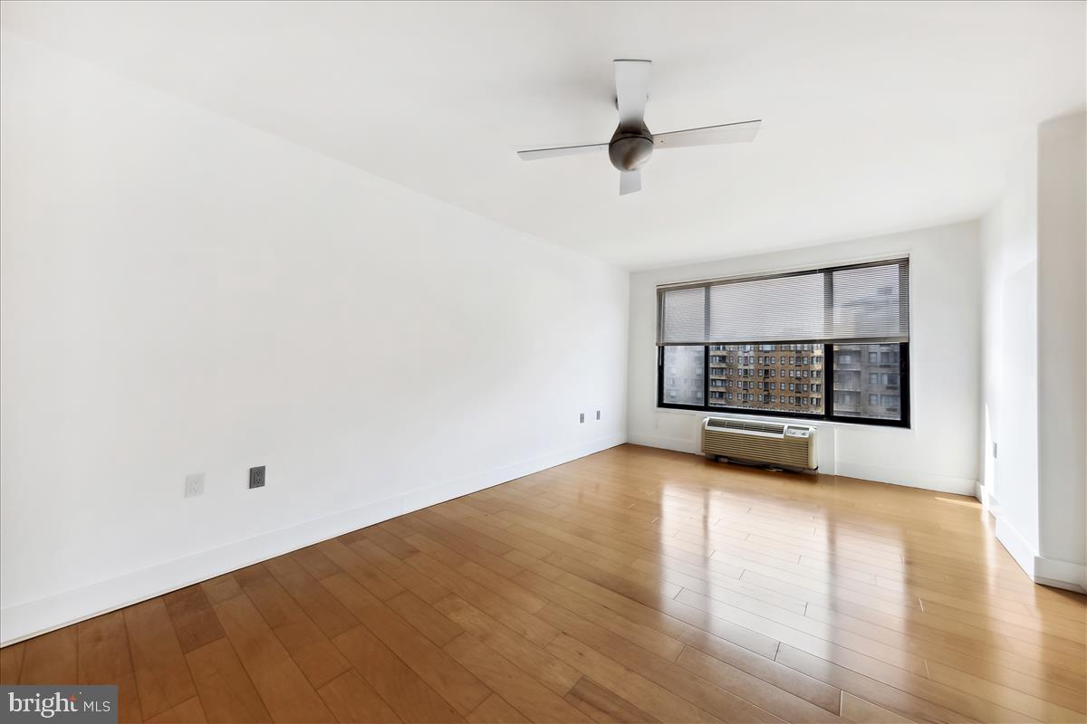 2501 Calvert Street Northwest, Unit 804 Washington, DC 20008 - Photo 22 of 45 Bedroom 2