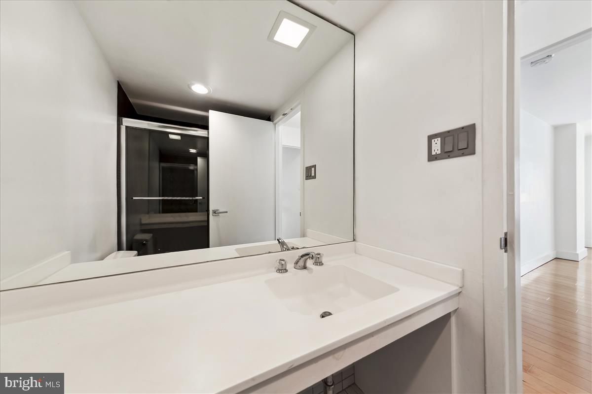2501 Calvert Street Northwest, Unit 804 Washington, DC 20008 - Photo 28 of 45 Gallery Image 28