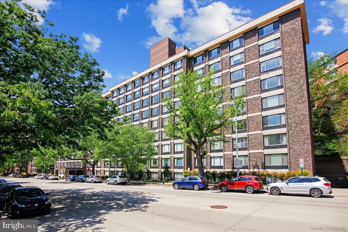 2501 Calvert Street Northwest, Unit 804 Washington, DC 20008 - Photo 3 of 45 Shoreham North Condominium