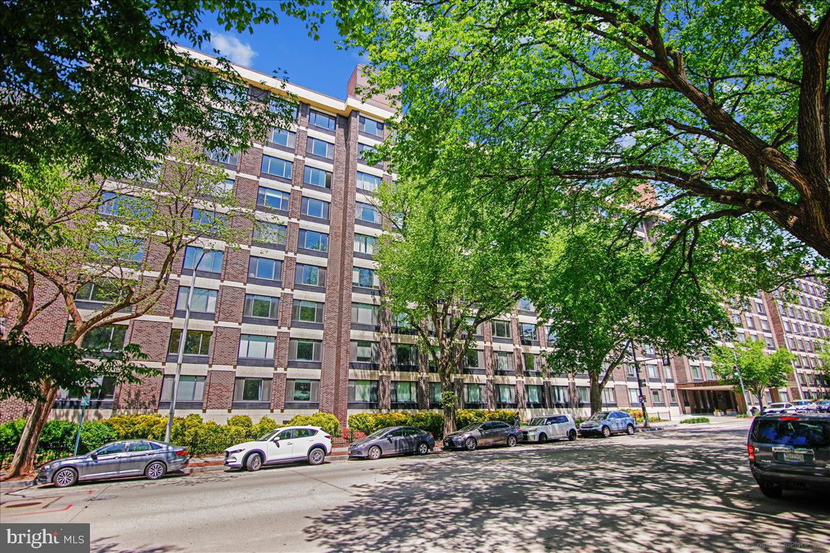 2501 Calvert Street Northwest, Unit 804 Washington, DC 20008 - Photo 4 of 45 Shoreham North Condominium