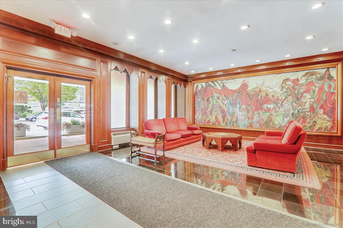 2501 Calvert Street Northwest, Unit 804 Washington, DC 20008 - Photo 5 of 45 Shoreham North Condominium main lobby