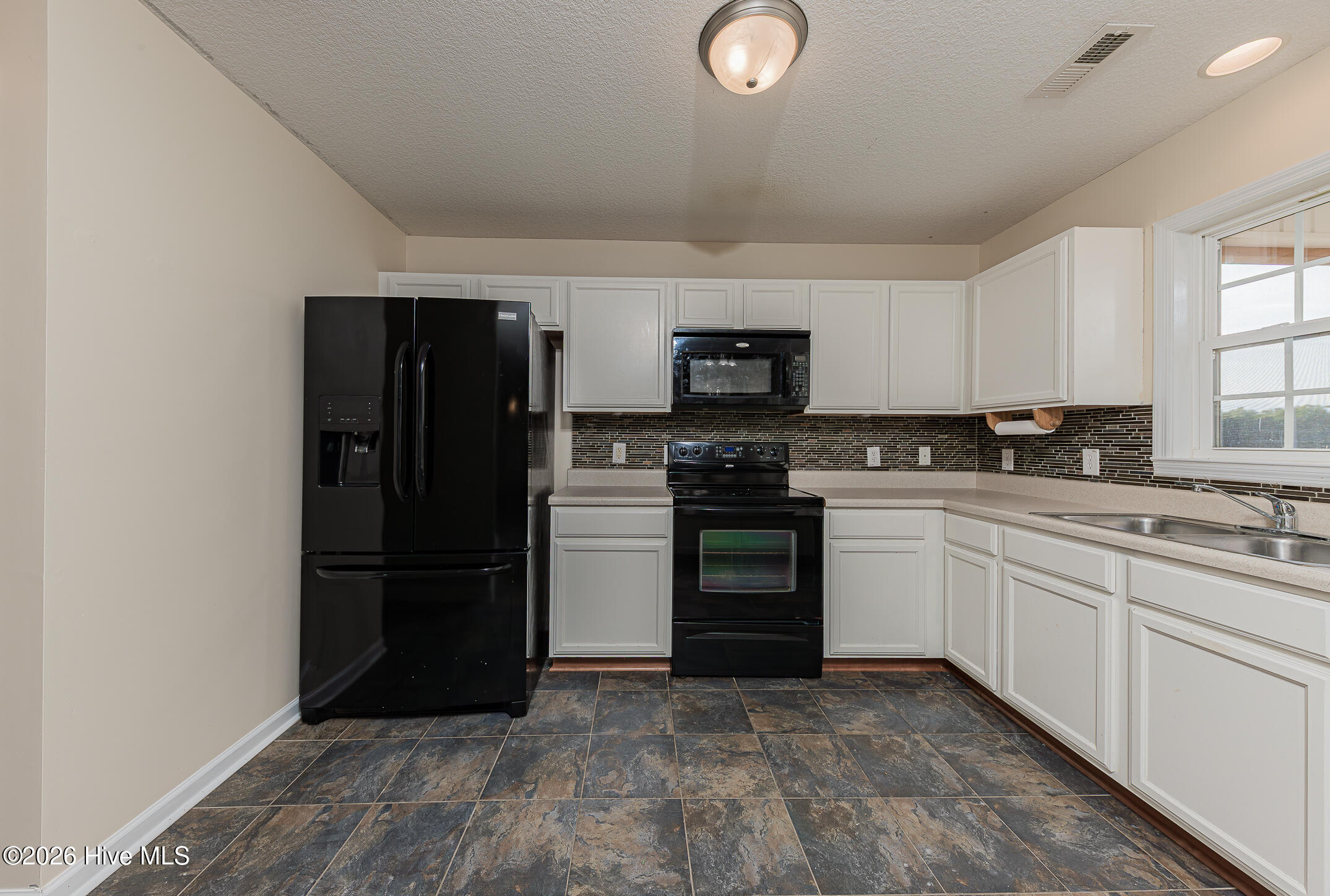 383 Francktown Road Richlands, NC 28574 - Photo 16 of 45 25KITCHEN