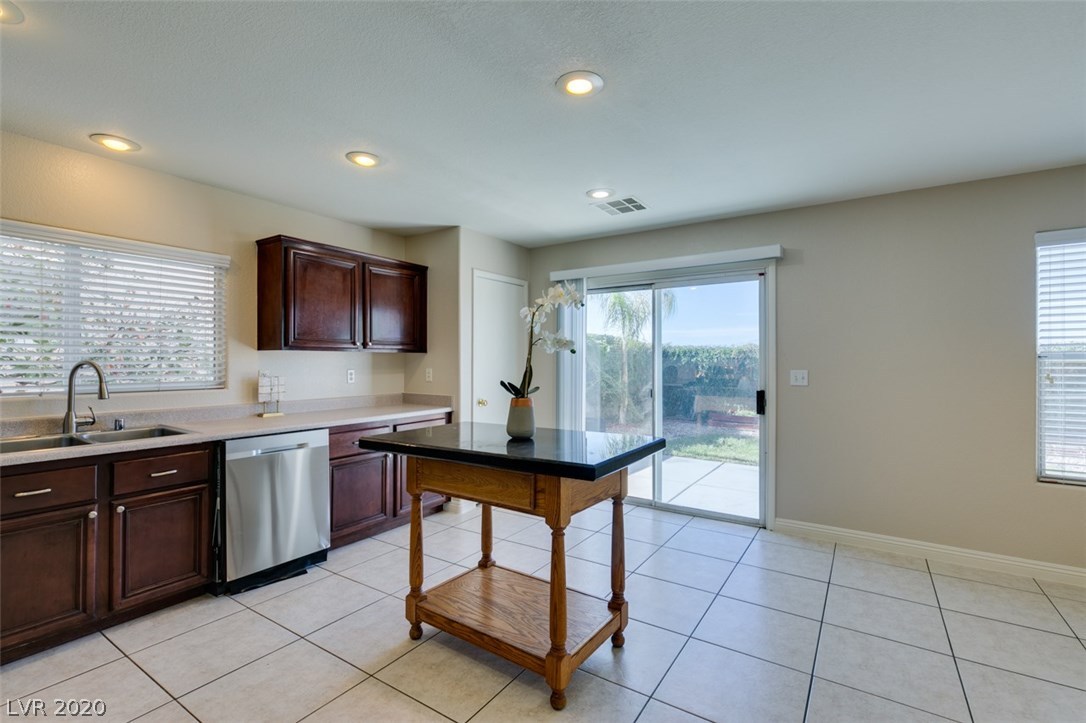 1147 Cathedral Ridge Street Henderson, NV 89052 - Photo 6 of 40 Gallery Image 6