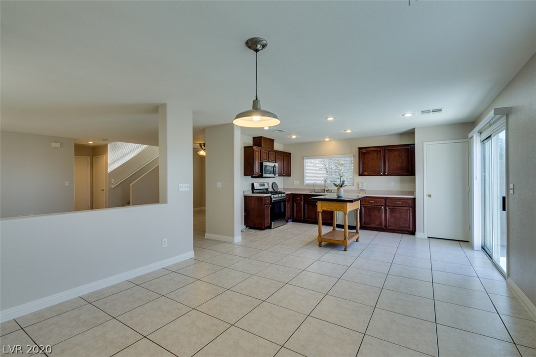 1147 Cathedral Ridge Street Henderson, NV 89052 - Photo 7 of 40 Gallery Image 7