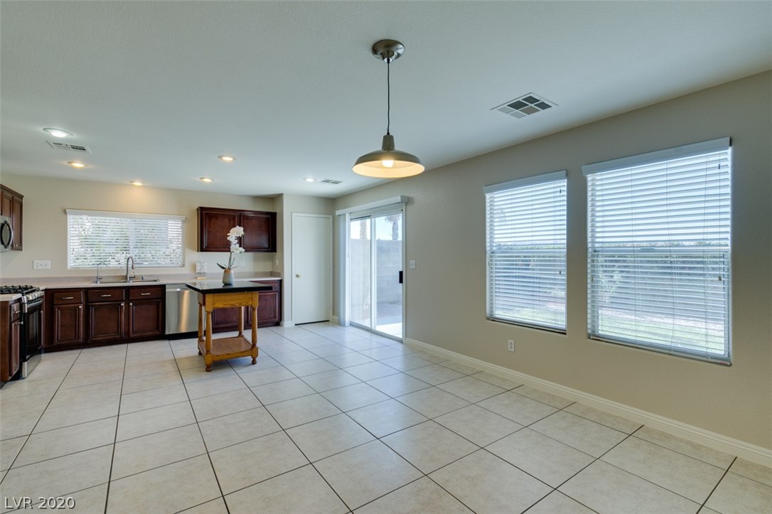 1147 Cathedral Ridge Street Henderson, NV 89052 - Photo 8 of 40 Gallery Image 8