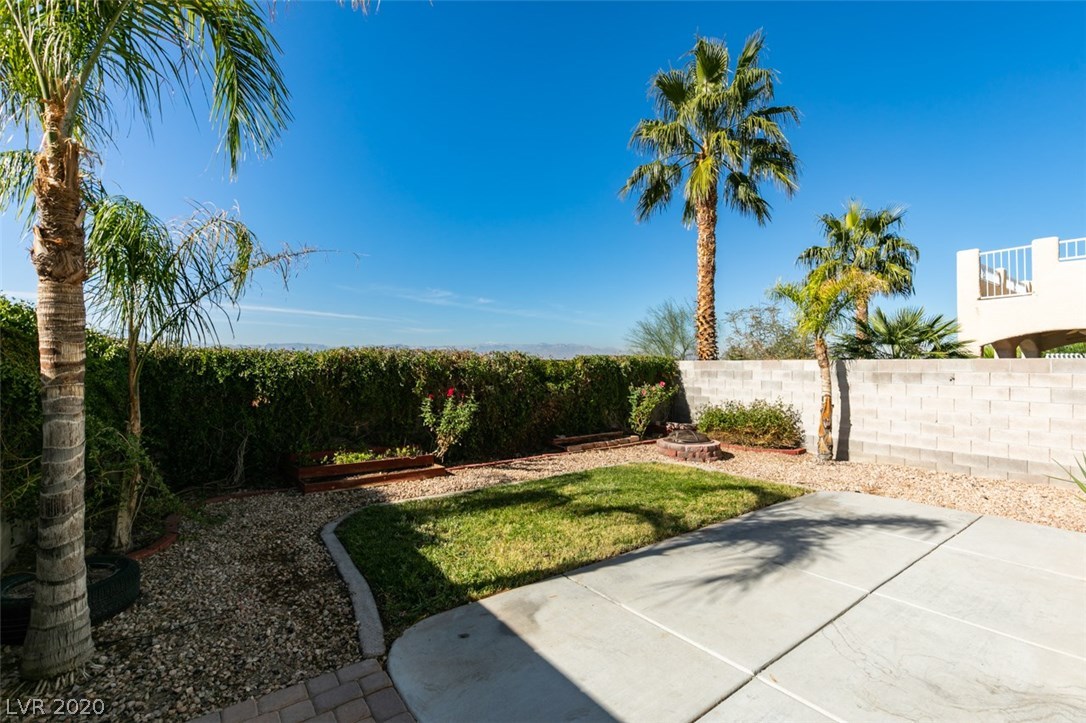 1147 Cathedral Ridge Street Henderson, NV 89052 - Photo 10 of 40 Gallery Image 10