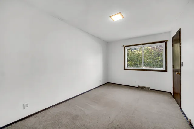 $225,500 | 25 East Hoehn Street, Wheatfield, IN 46392