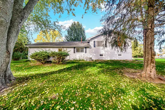 $225,500 | 25 East Hoehn Street, Wheatfield, IN 46392