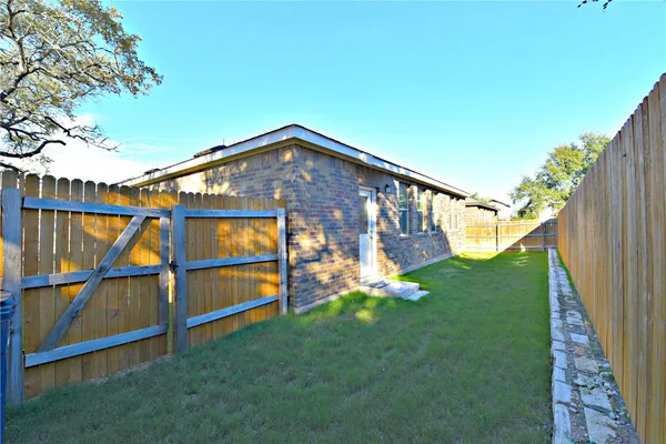 $1,895 | 544 John Muir Trail, Leander, TX 78641