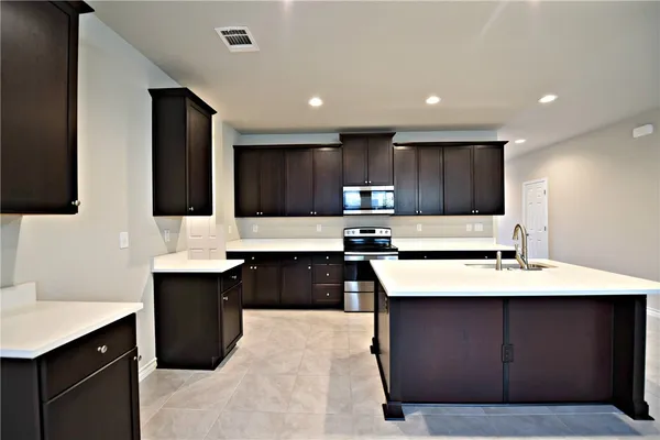 $1,895 | 544 John Muir Trail, Leander, TX 78641