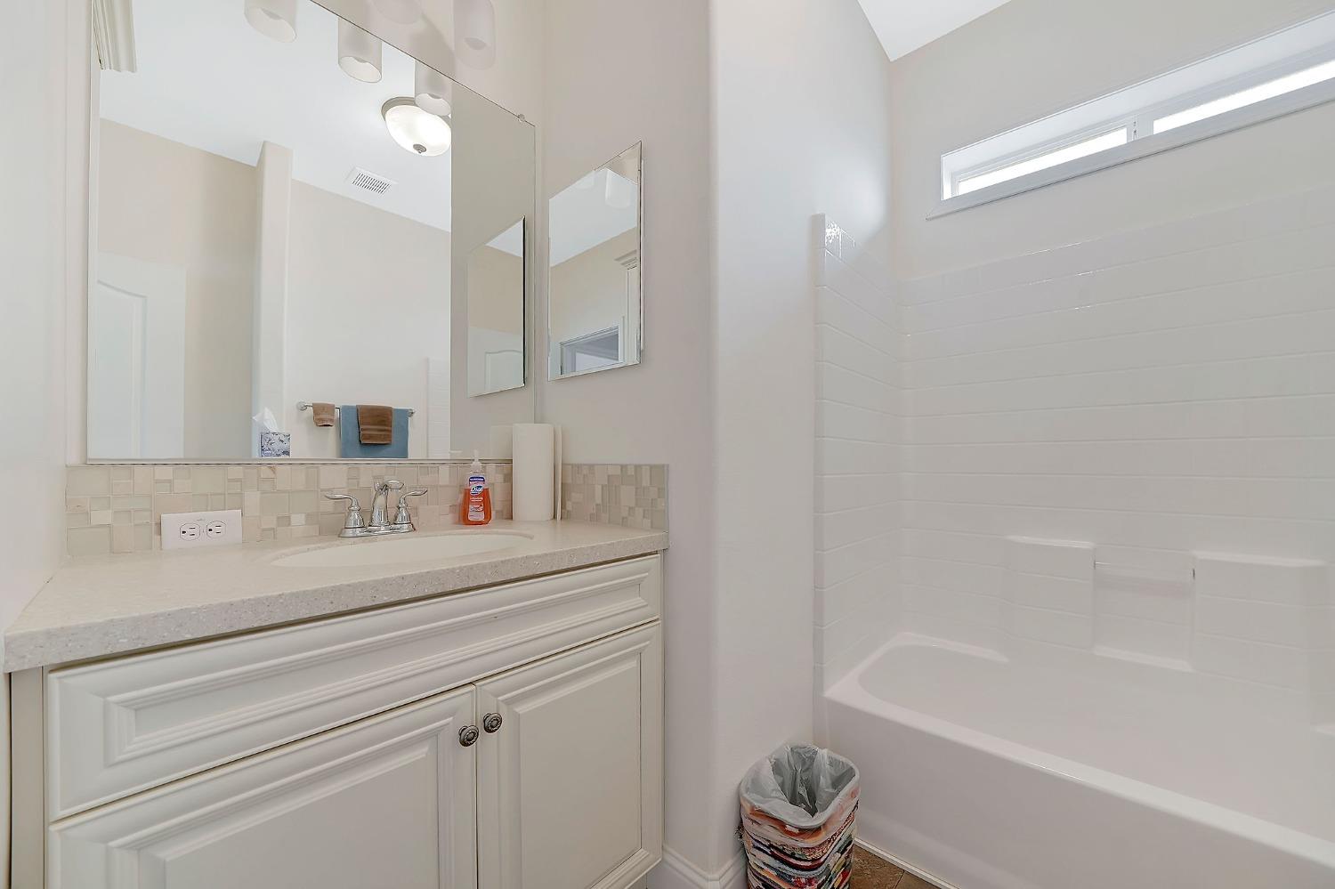 3745 Paramae Road Rail Road Flat, CA 95245 - Photo 35 of 95 Guest Bathroom with tub/shower combo