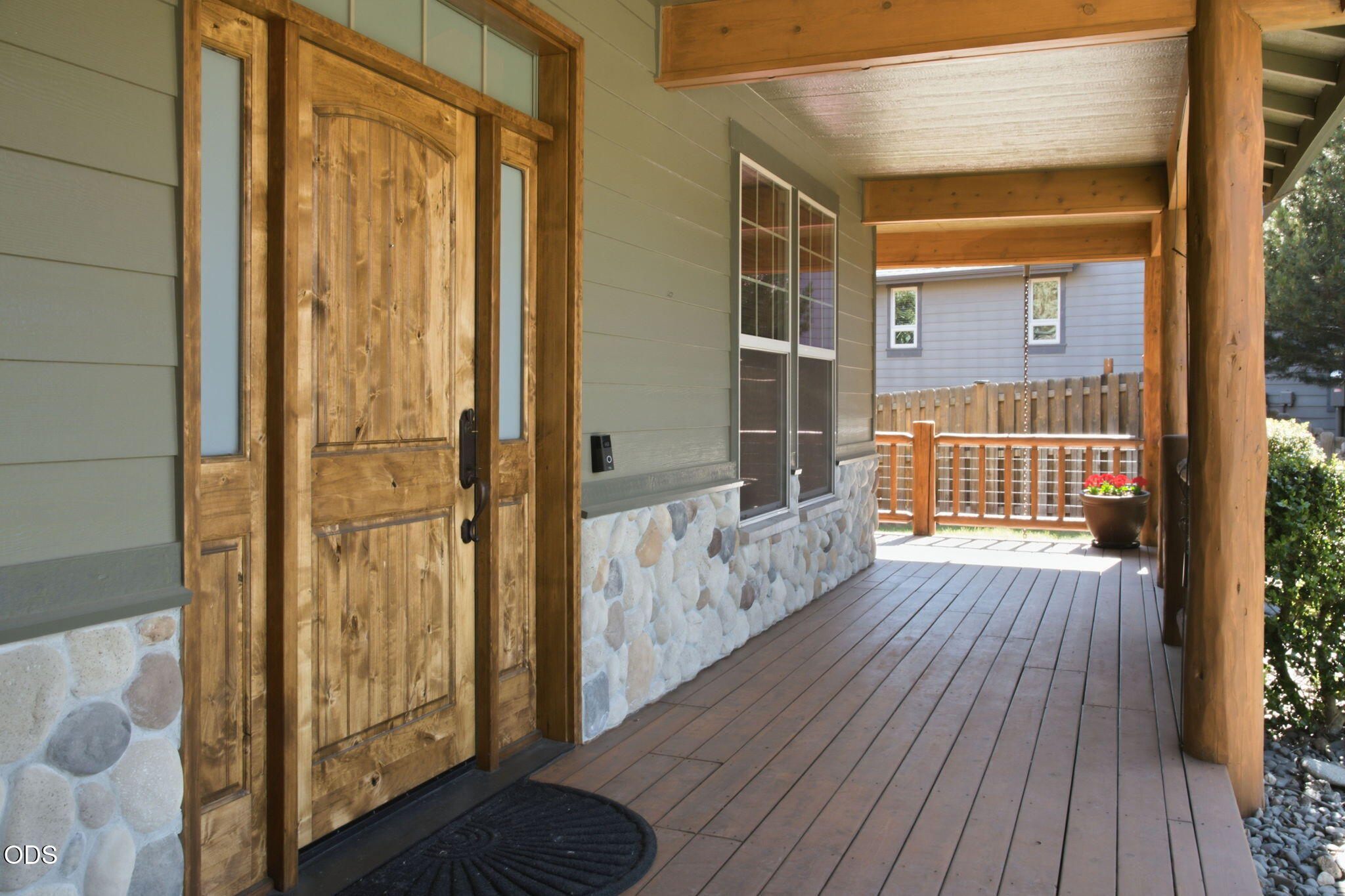 20483 Southeast Blue Ridge Lane Bend, OR 97702 - Photo 5 of 44