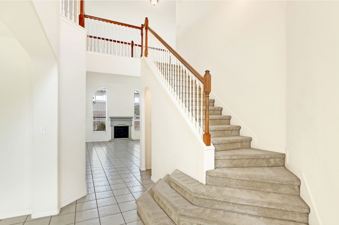 3306 Colleville Sur Mer Lane Spring, TX 77388 - Photo 4 of 40 a view of entryway and hall