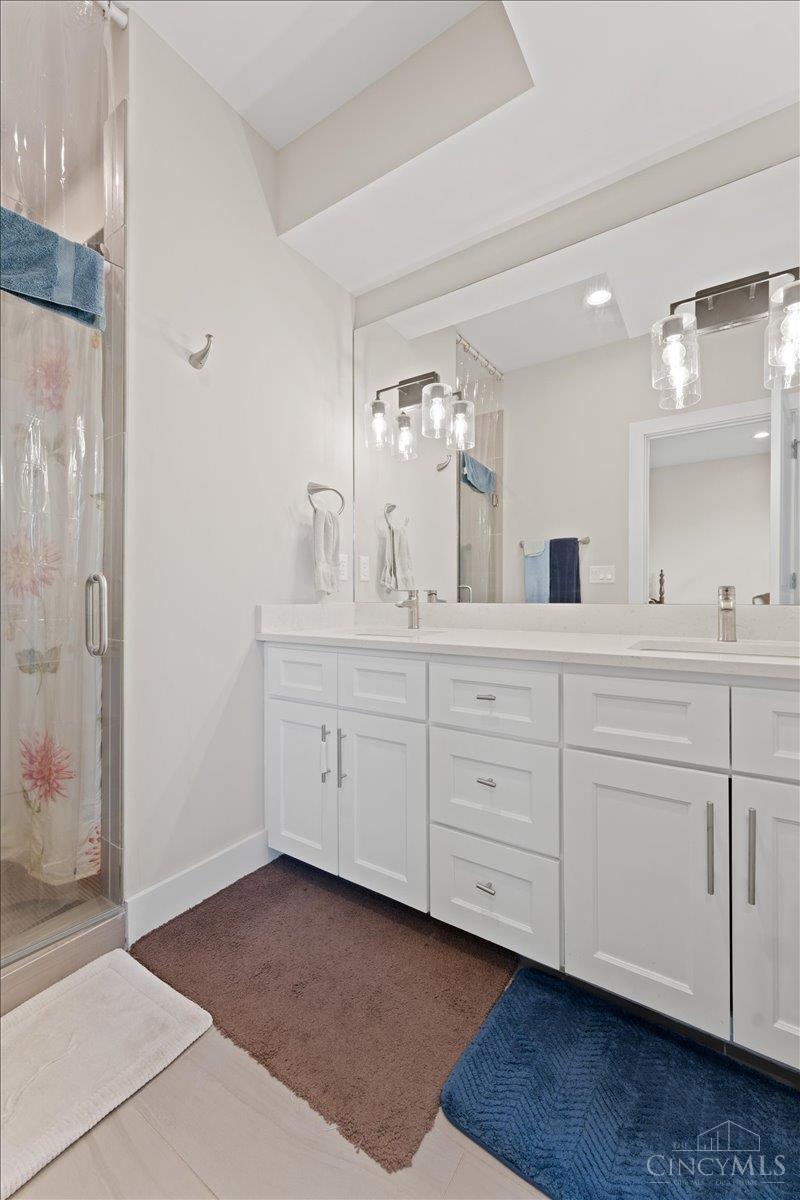3906 Edwards Road, Unit B Cincinnati, OH 45209 - Photo 32 of 47