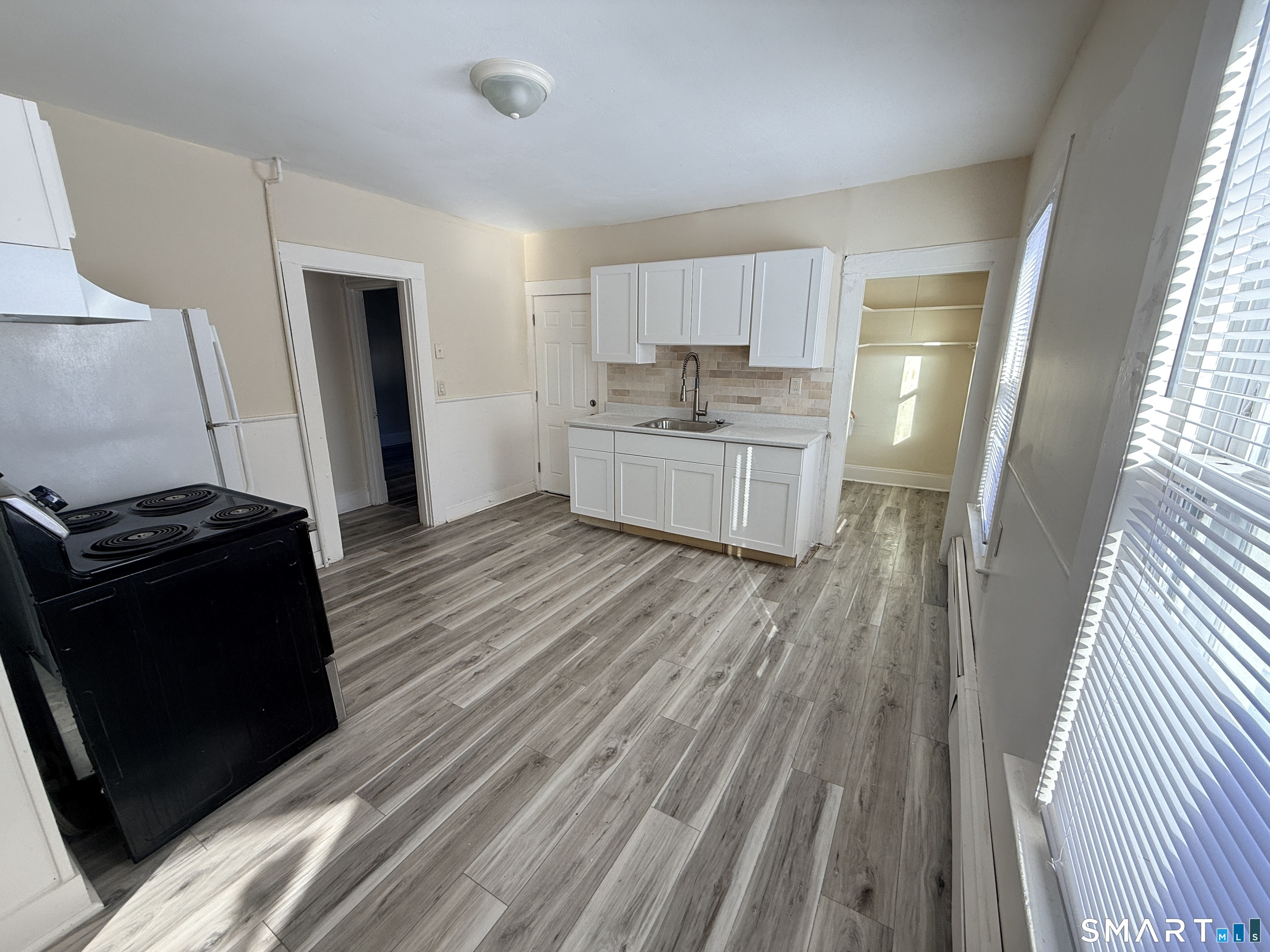 15 Beacon Street Hartford, CT 06105 - Photo 2 of 12