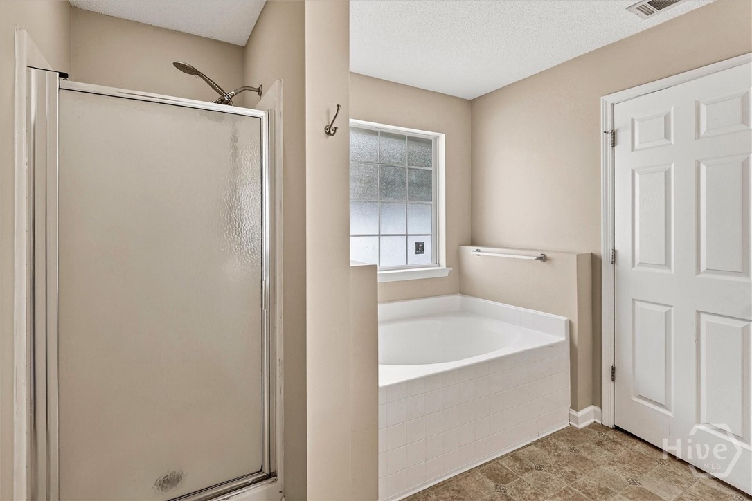 147 Barrington Road Pooler, GA 31322 - Photo 17 of 25 Master Bath