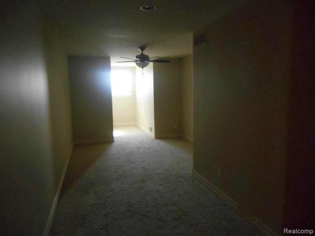 2727 Riverside Drive Trenton, MI 48183 - Photo 19 of 25