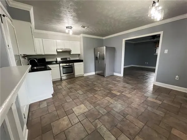 $2,400 | 112 Stockfleth Street, Belle Chasse, LA 70037