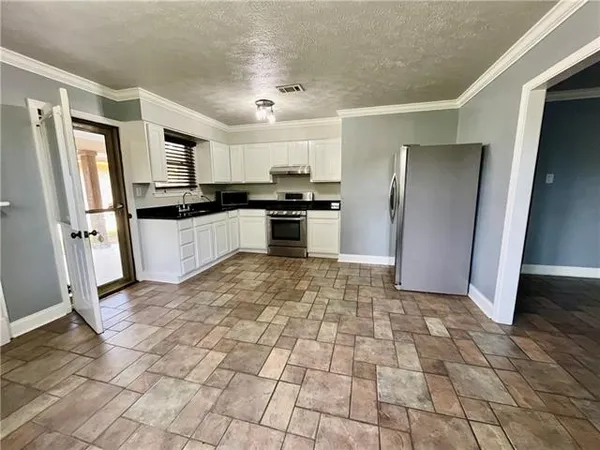 $2,400 | 112 Stockfleth Street, Belle Chasse, LA 70037