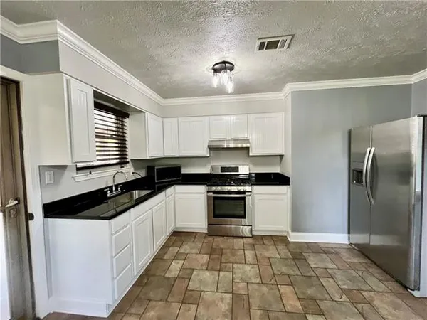 $2,400 | 112 Stockfleth Street, Belle Chasse, LA 70037