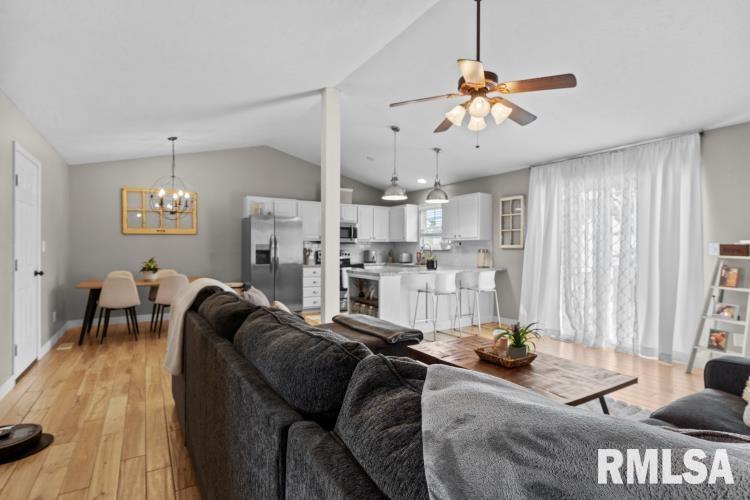 3716 Carney Boulevard Springfield, IL 62712 - Photo 12 of 36