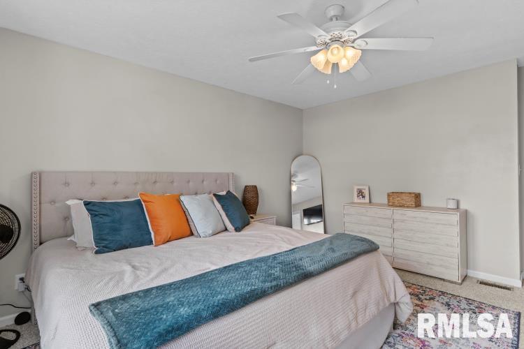 3716 Carney Boulevard Springfield, IL 62712 - Photo 14 of 36