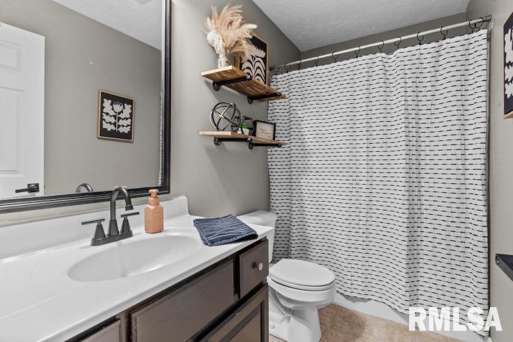 3716 Carney Boulevard Springfield, IL 62712 - Photo 19 of 36