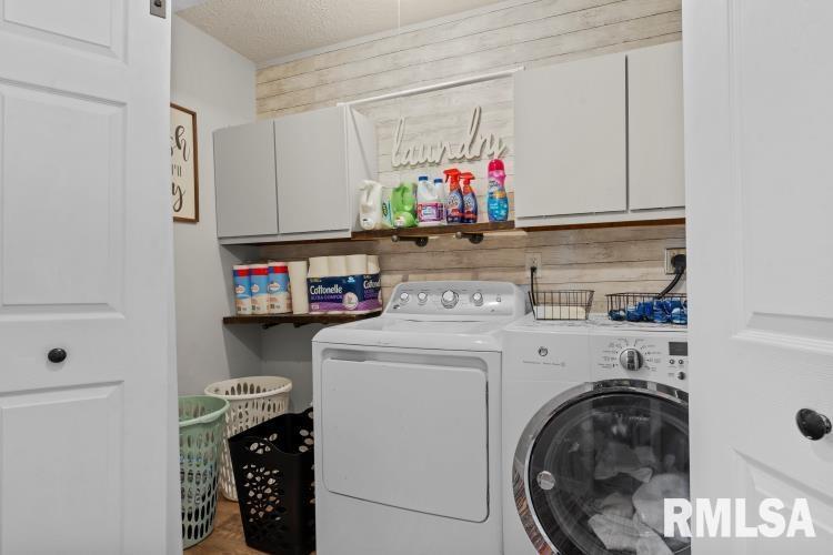 3716 Carney Boulevard Springfield, IL 62712 - Photo 22 of 36