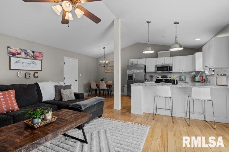 3716 Carney Boulevard Springfield, IL 62712 - Photo 5 of 36