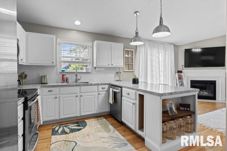 3716 Carney Boulevard Springfield, IL 62712 - Photo 8 of 36