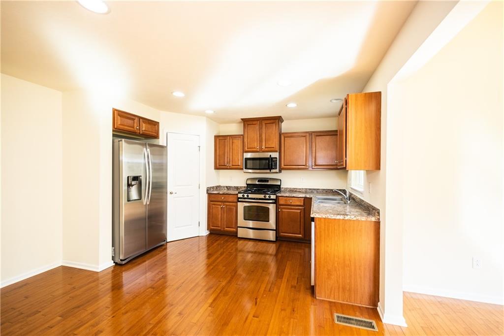 248 Long Ridge Drive Coraopolis, PA 15108 - Photo 6 of 25 Gallery Image 6