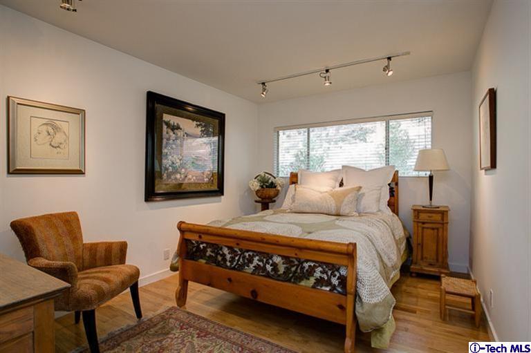 385 Manford Way Pasadena, CA 91105 - Photo 18 of 44