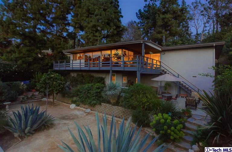 385 Manford Way Pasadena, CA 91105 - Photo 42 of 44 a view of a house with wooden deck