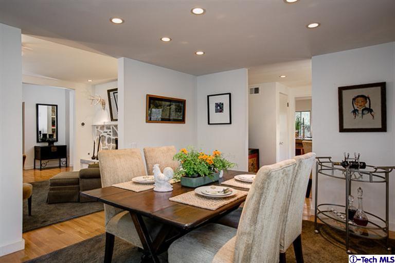 385 Manford Way Pasadena, CA 91105 - Photo 8 of 44 a workspace with furniture and window