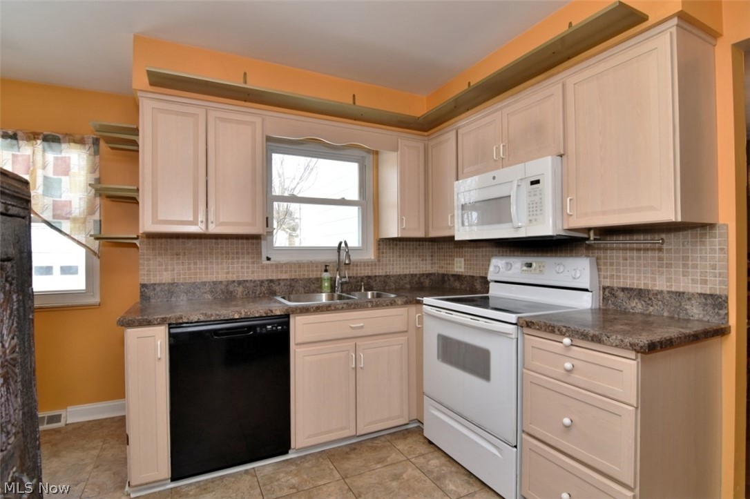 4189 Bushnell Road University Heights, OH 44118 - Photo 13 of 36 Gallery Image 13