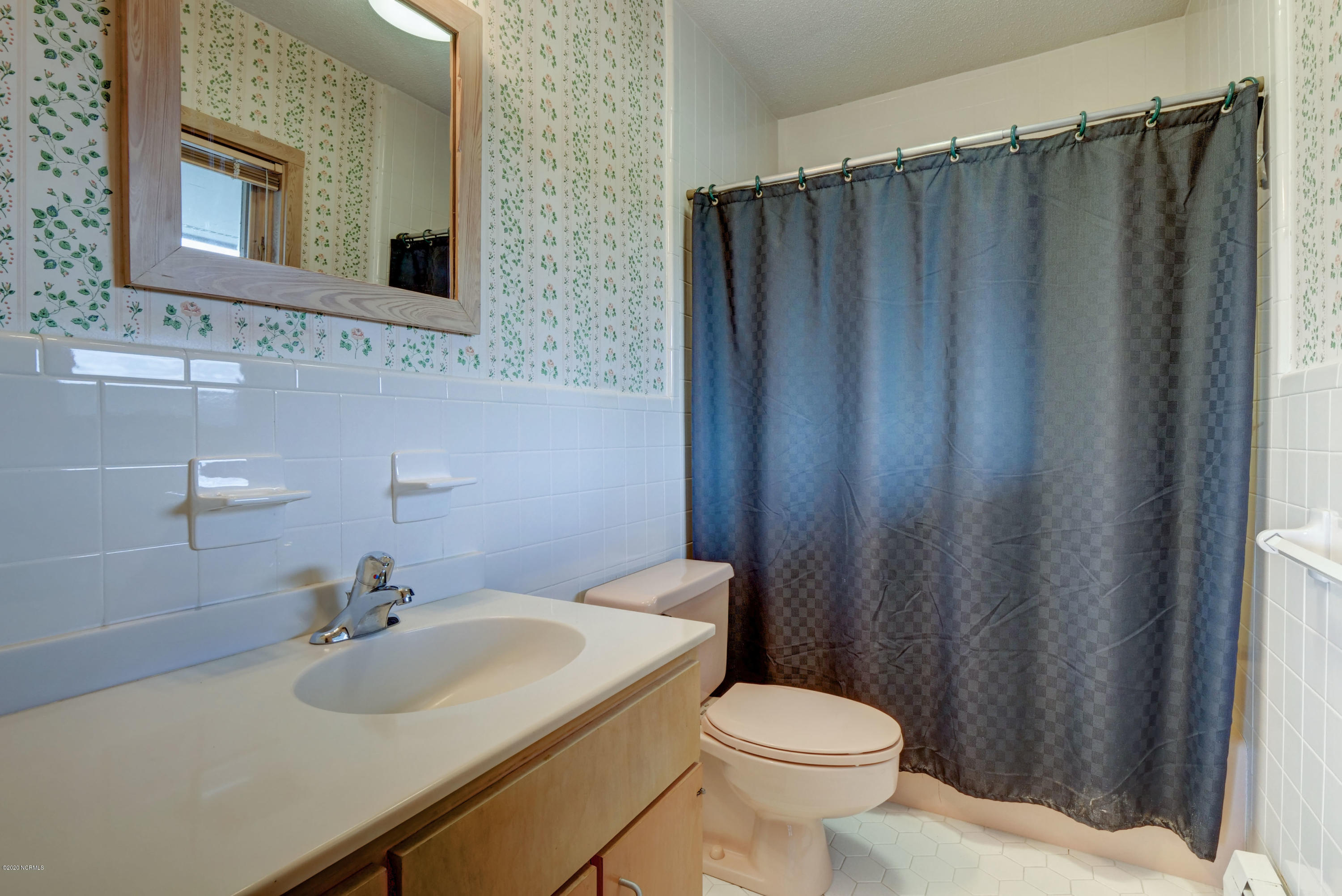5550 Peden Point Road Wilmington, NC 28409 - Photo 27 of 62 Second Full Bathroom
