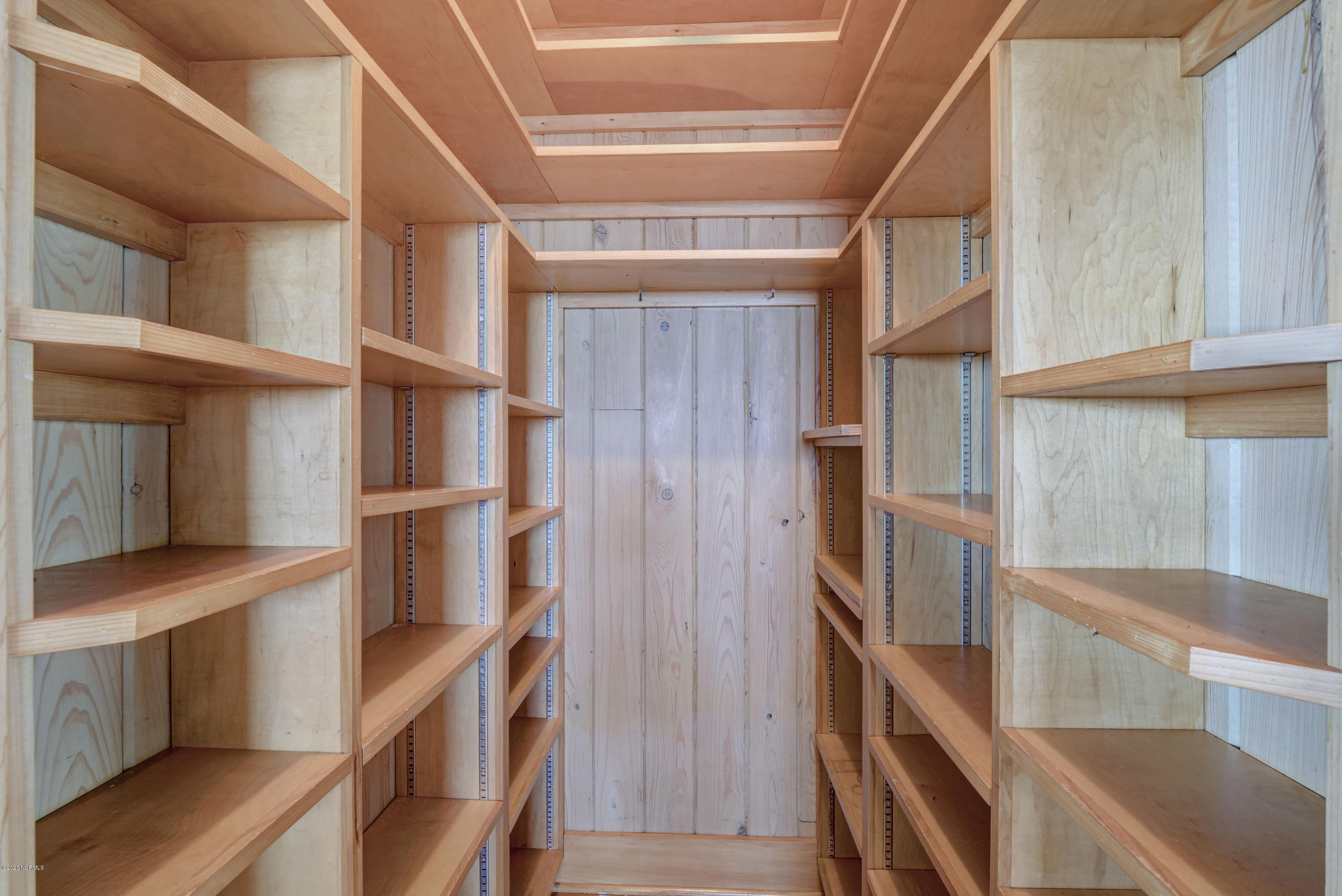 5550 Peden Point Road Wilmington, NC 28409 - Photo 29 of 62 Pantry