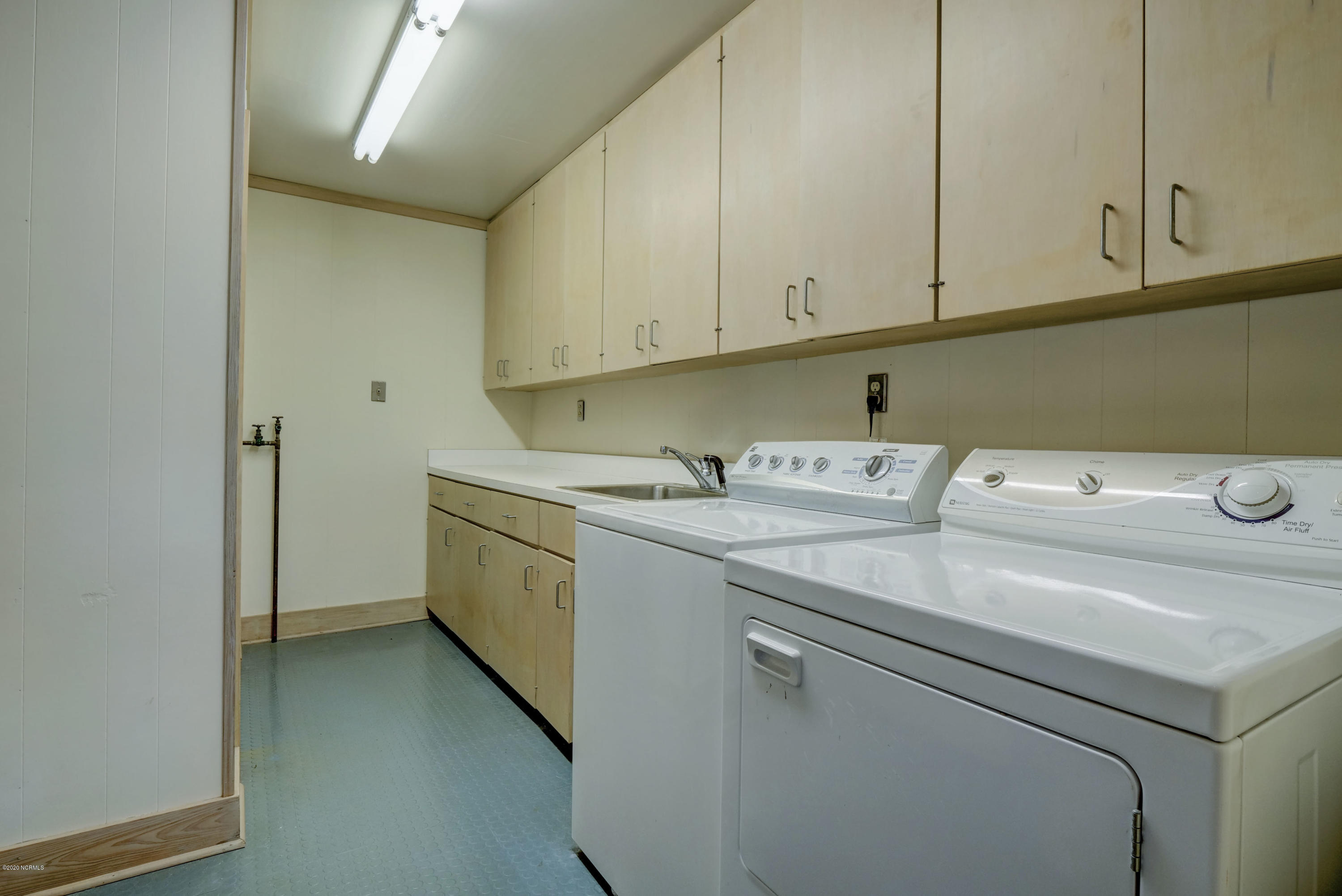 5550 Peden Point Road Wilmington, NC 28409 - Photo 44 of 62 Laundry Room