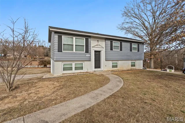 $209,900 | 5916 Dogwood Lane, Godfrey, IL 62035