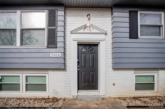 $209,900 | 5916 Dogwood Lane, Godfrey, IL 62035